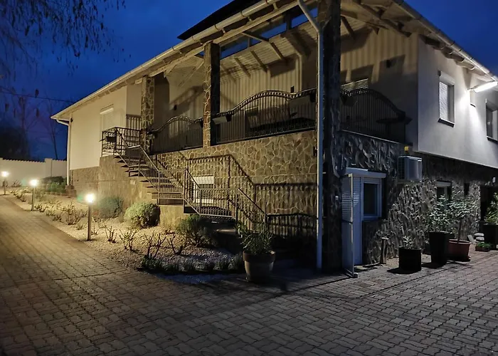 Apartman Panoli *
